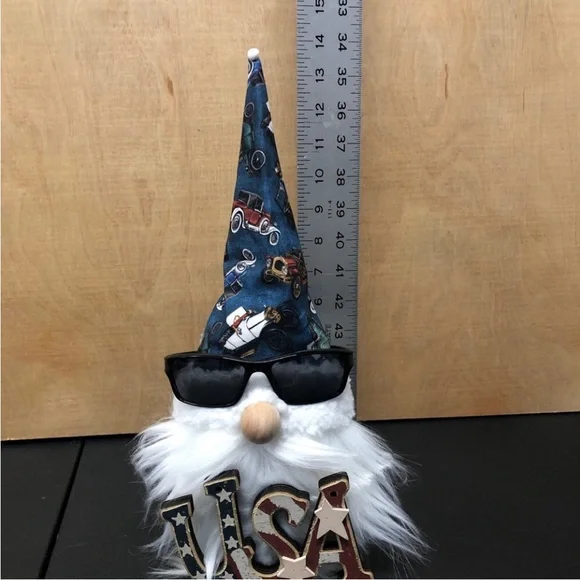 USA Classic Cars Gnome Vintage Man Cave Gift July 4th Decor Sunglasses Wood - Picture 3 of 3